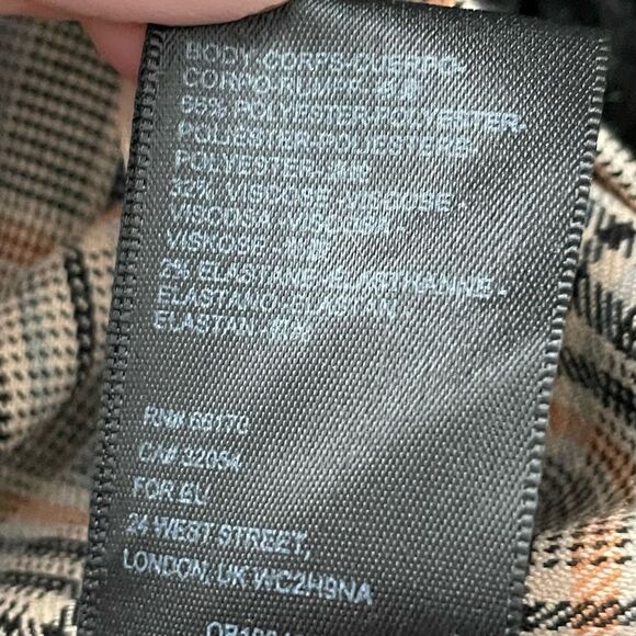 Urban Outfitters Plaid women’s Tan Peach and Cream Mini Skirt Size Medium - Picture 8 of 11